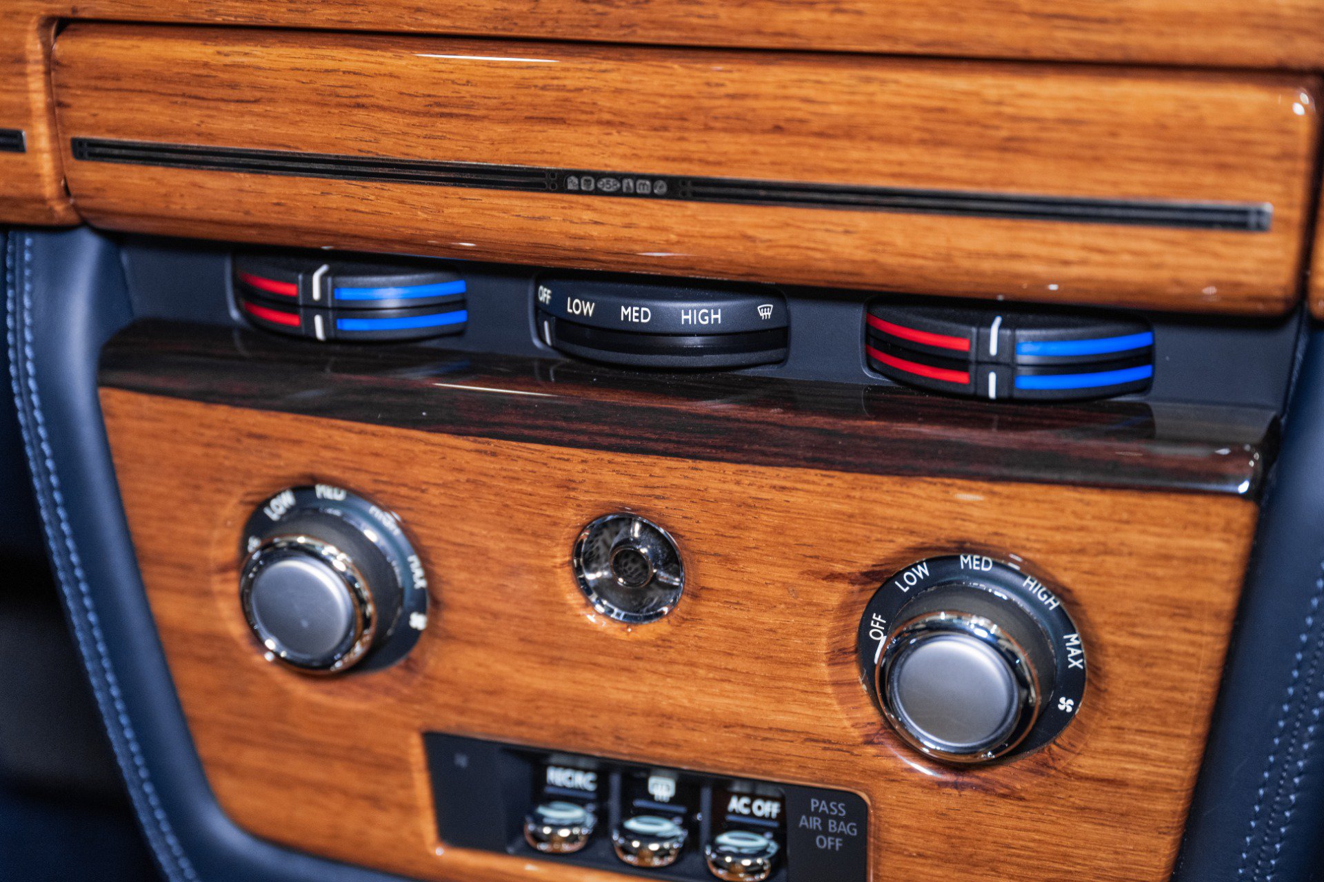 Used 2011 Rolls-Royce Phantom Sedan RWD image 65