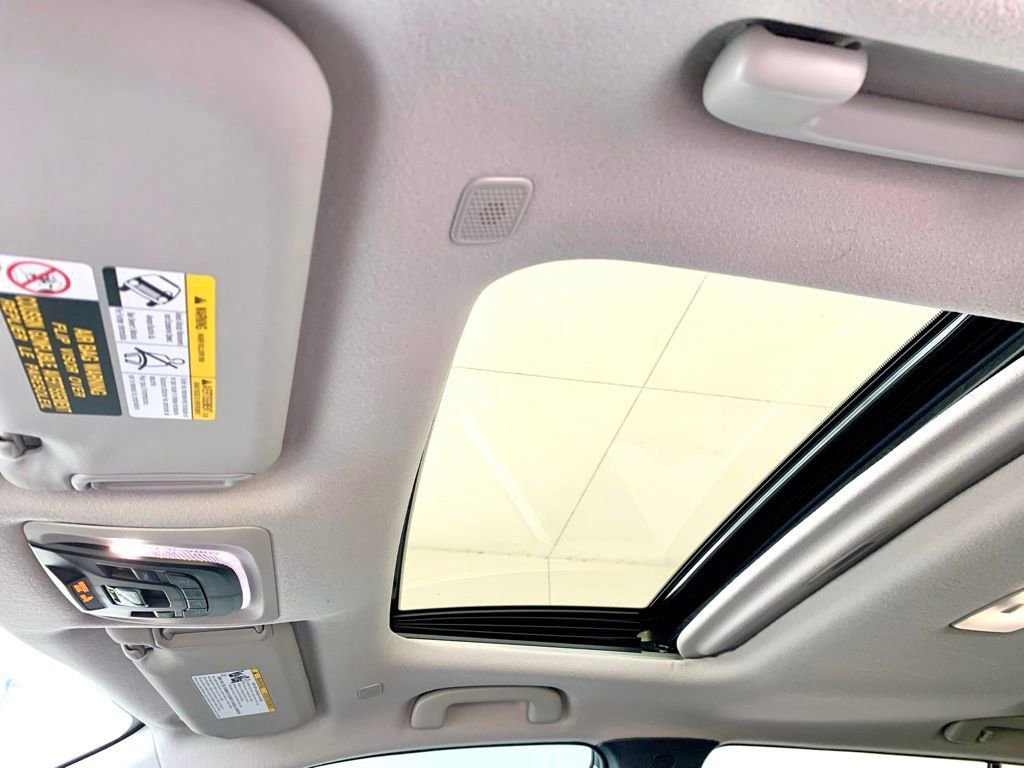 Used 2023 Toyota Corolla Cross XLE w/ Convenience Package image 14