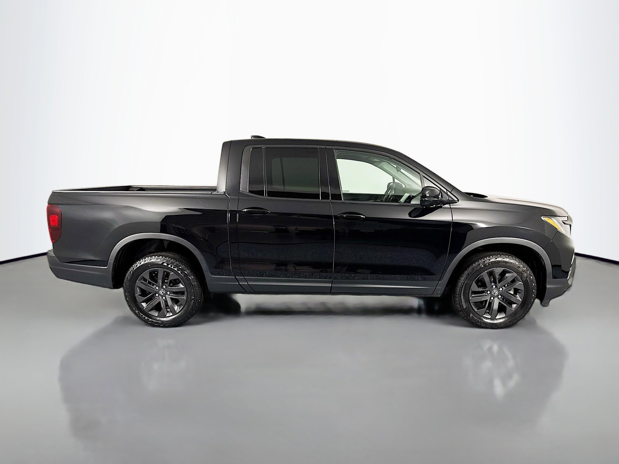 Certified 2023 Honda Ridgeline Sport image 4