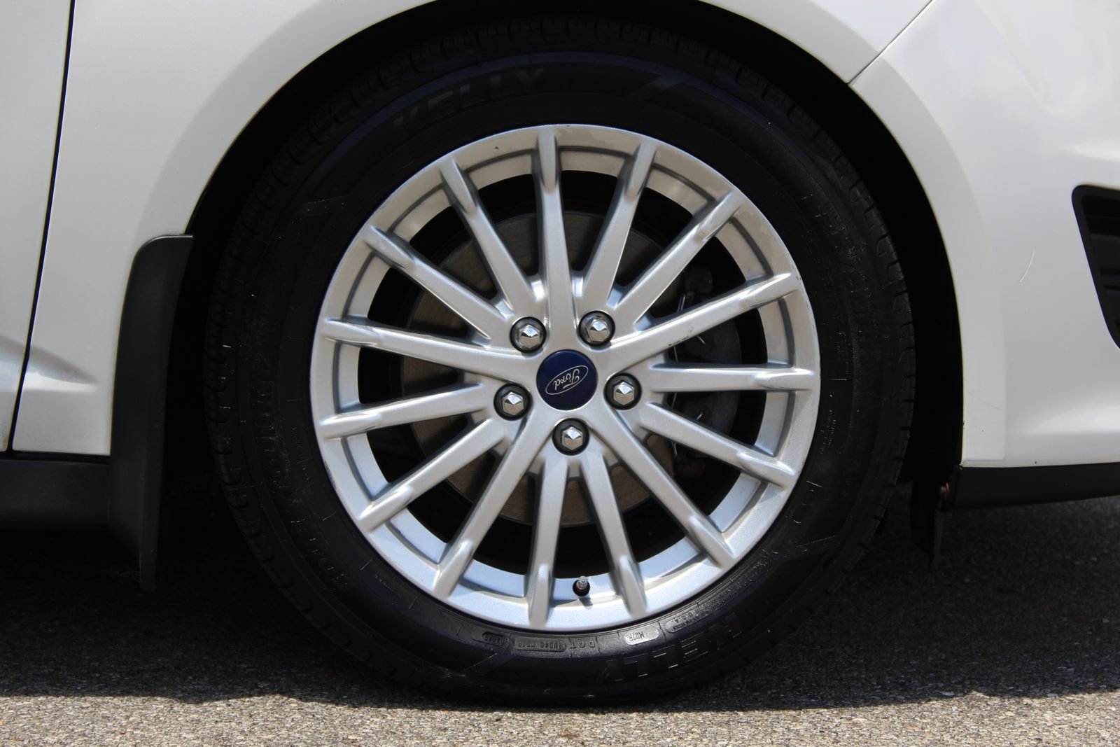 Used 2015 Ford C-MAX Energi SEL w/ Equipment Group 302A FWD image 23