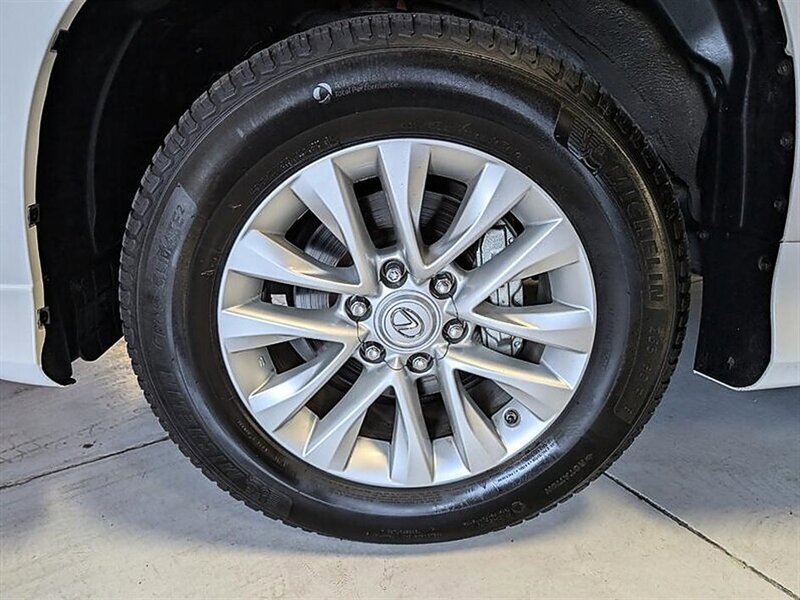 Used 2016 Lexus GX 460 w/ Premium Package AWD/4WD image 15