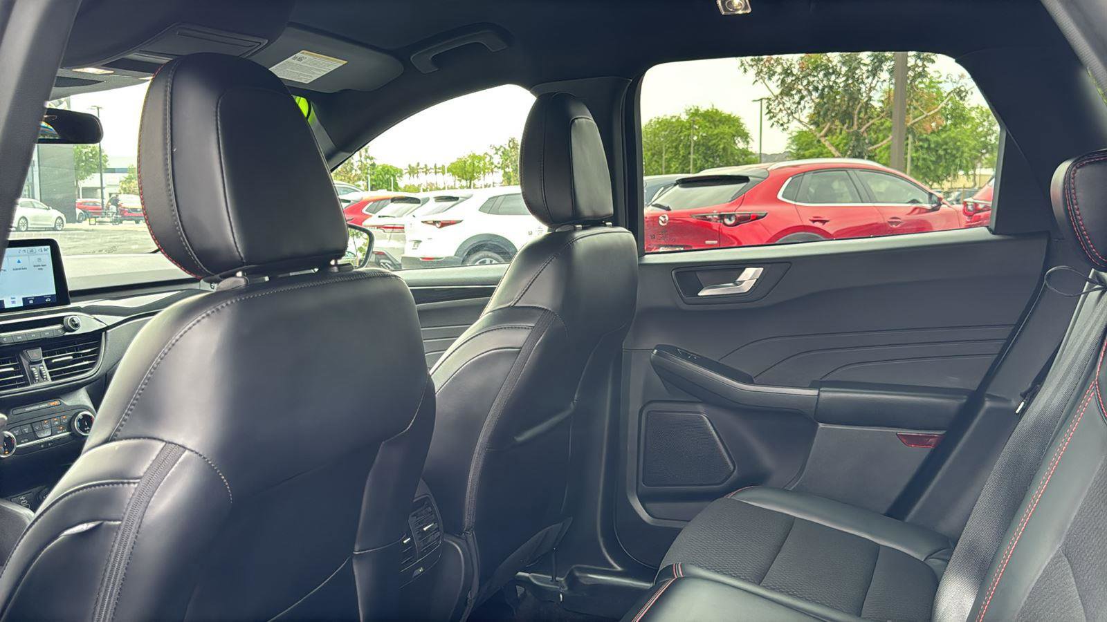 Used 2025 Ford Escape ST-Line FWD image 24
