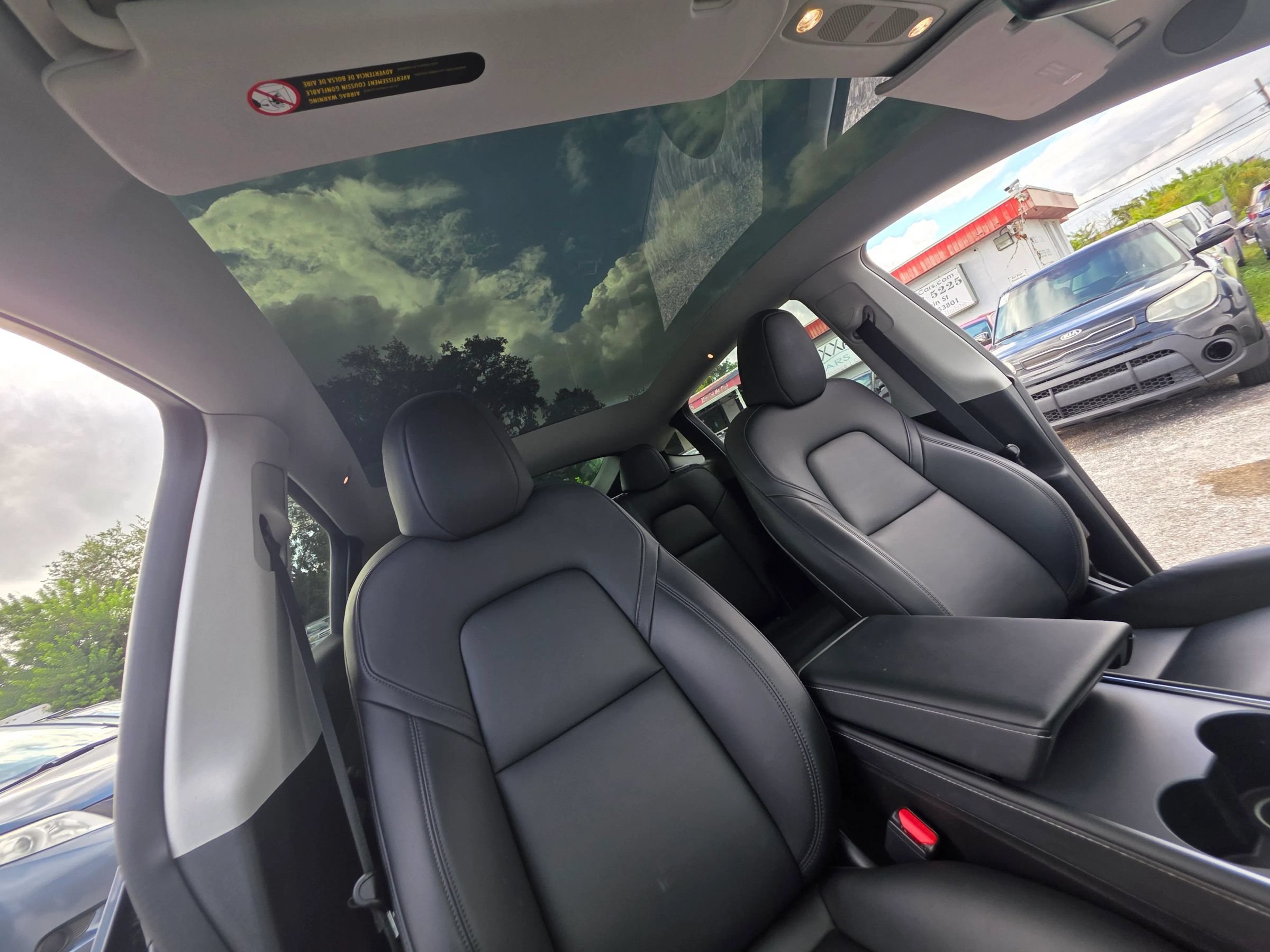 Used 2023 Tesla Model Y Long Range AWD/4WD image 23