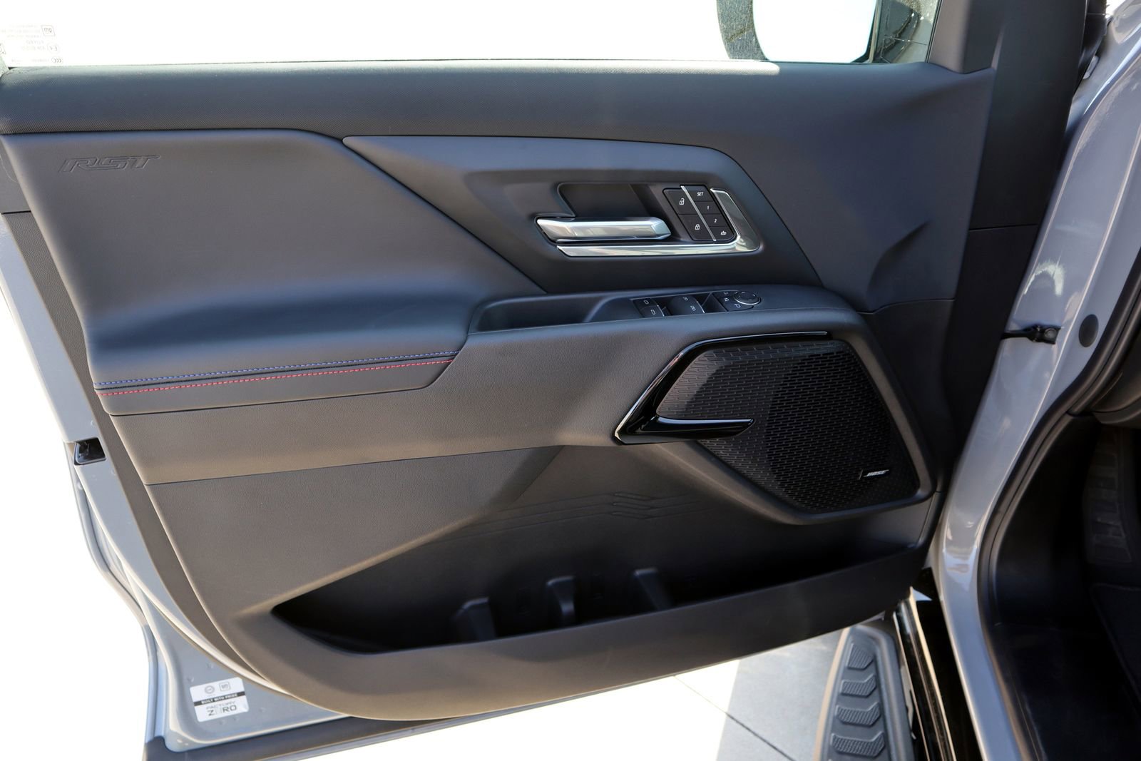 New 2025 Chevrolet Silverado EV RST image 9