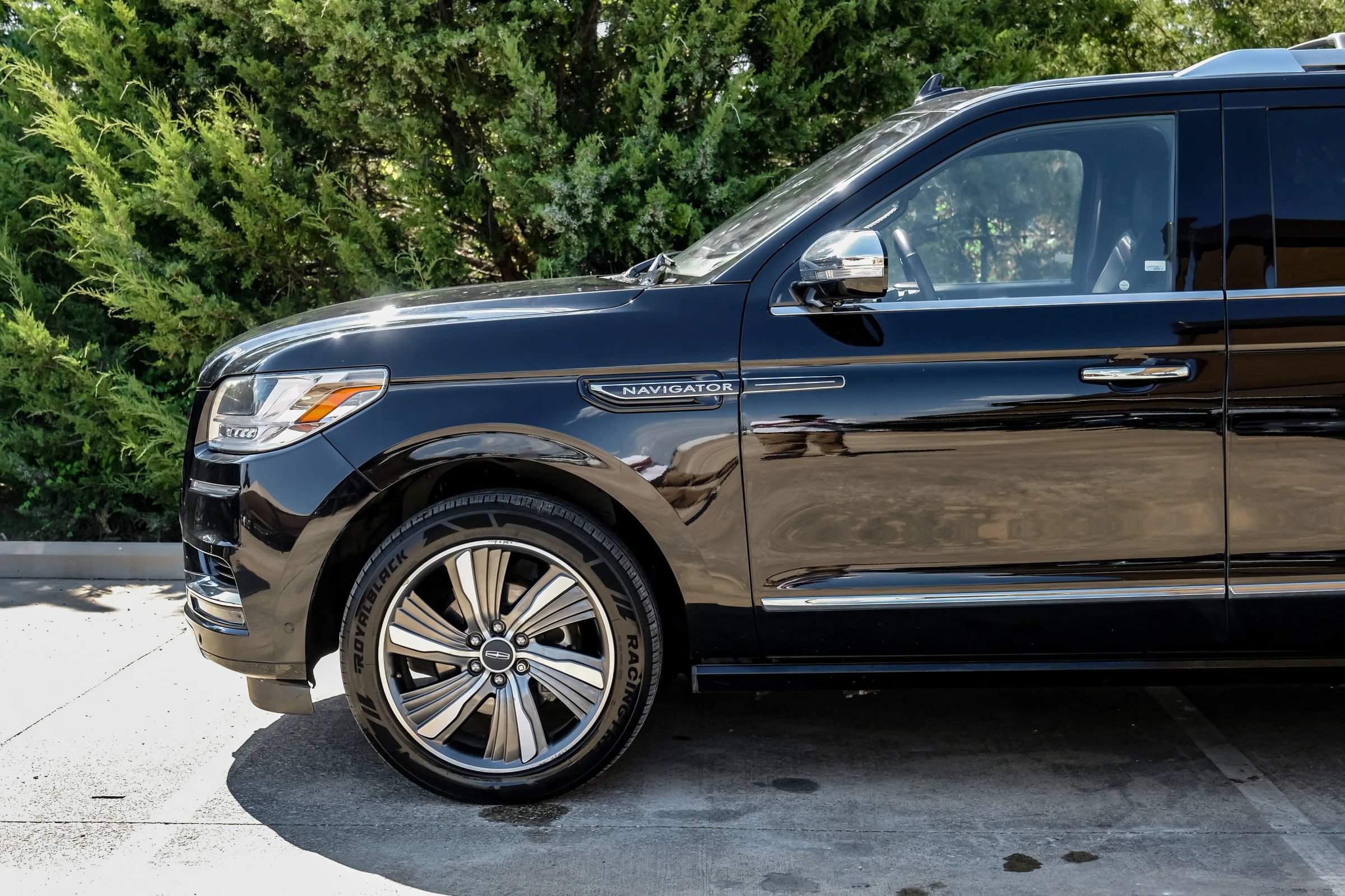 Used 2019 Lincoln Navigator Black Label w/ Cargo Package AWD/4WD image 13