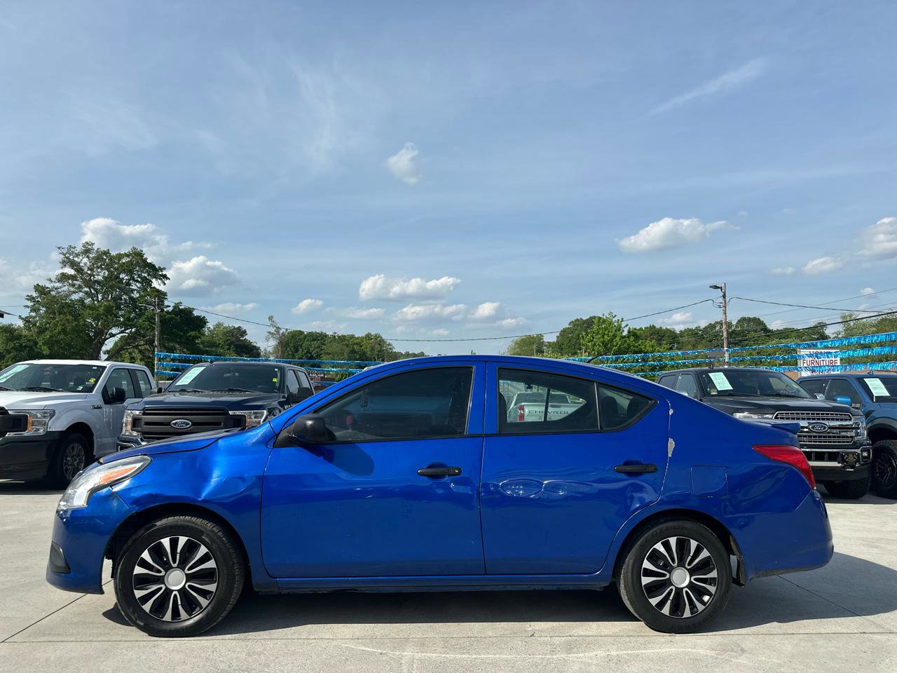 Used 2015 Nissan Versa S Plus FWD image 4