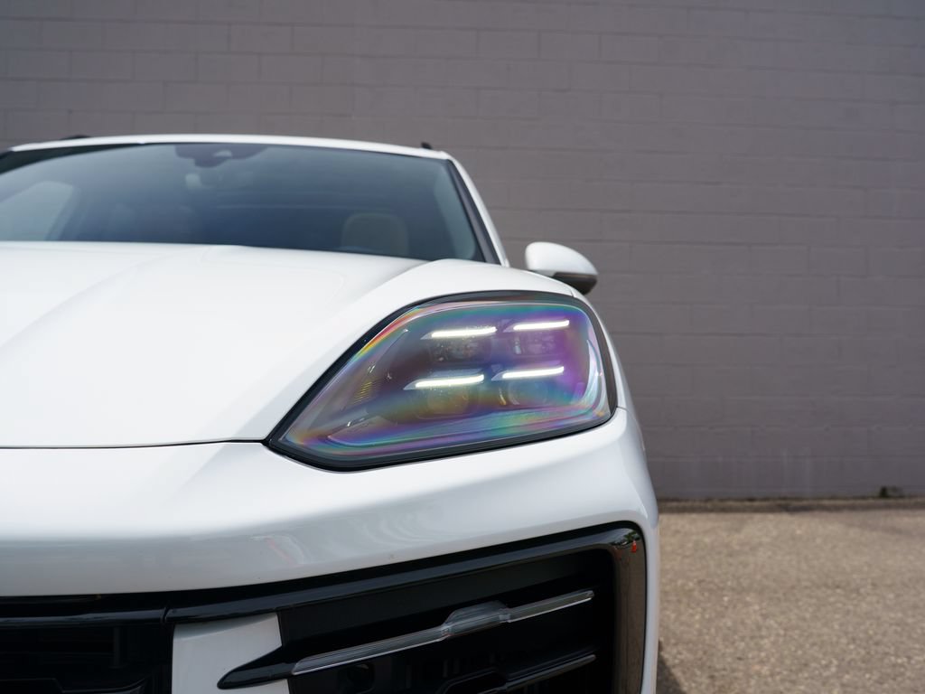 Certified 2026 Porsche Cayenne AWD/4WD image 11