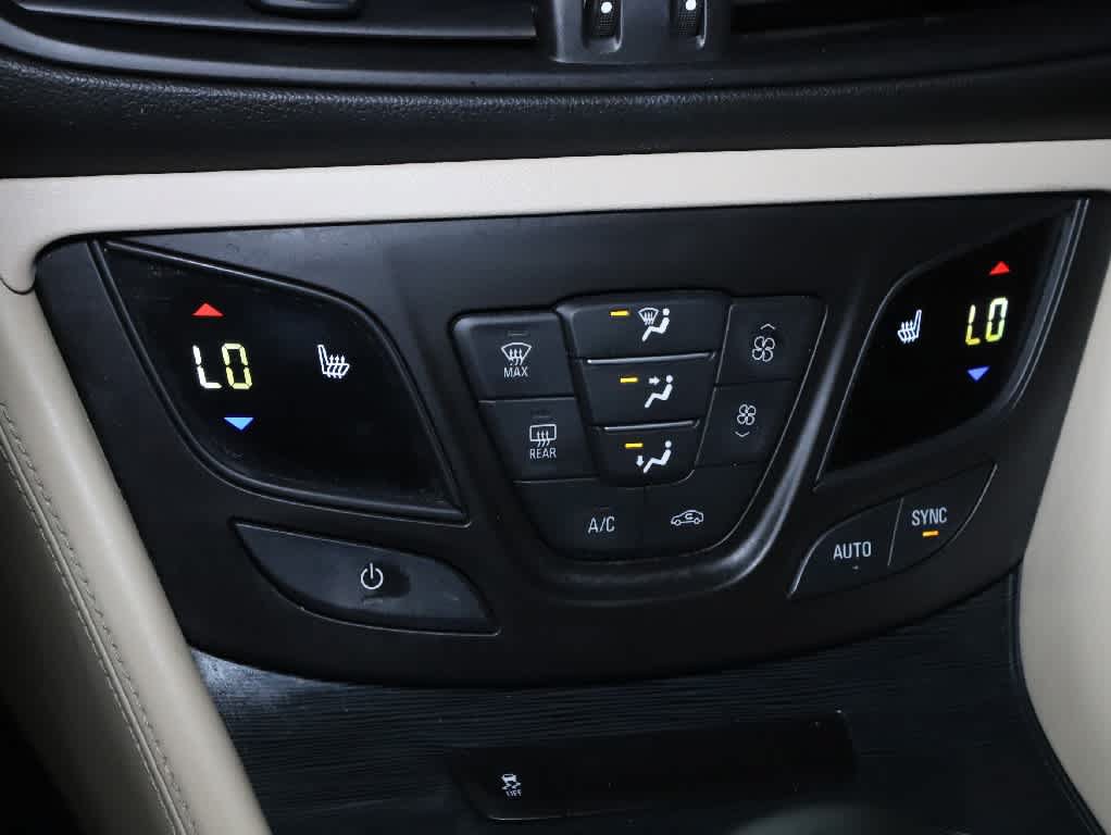 Used 2017 Buick Envision Essence AWD/4WD image 28