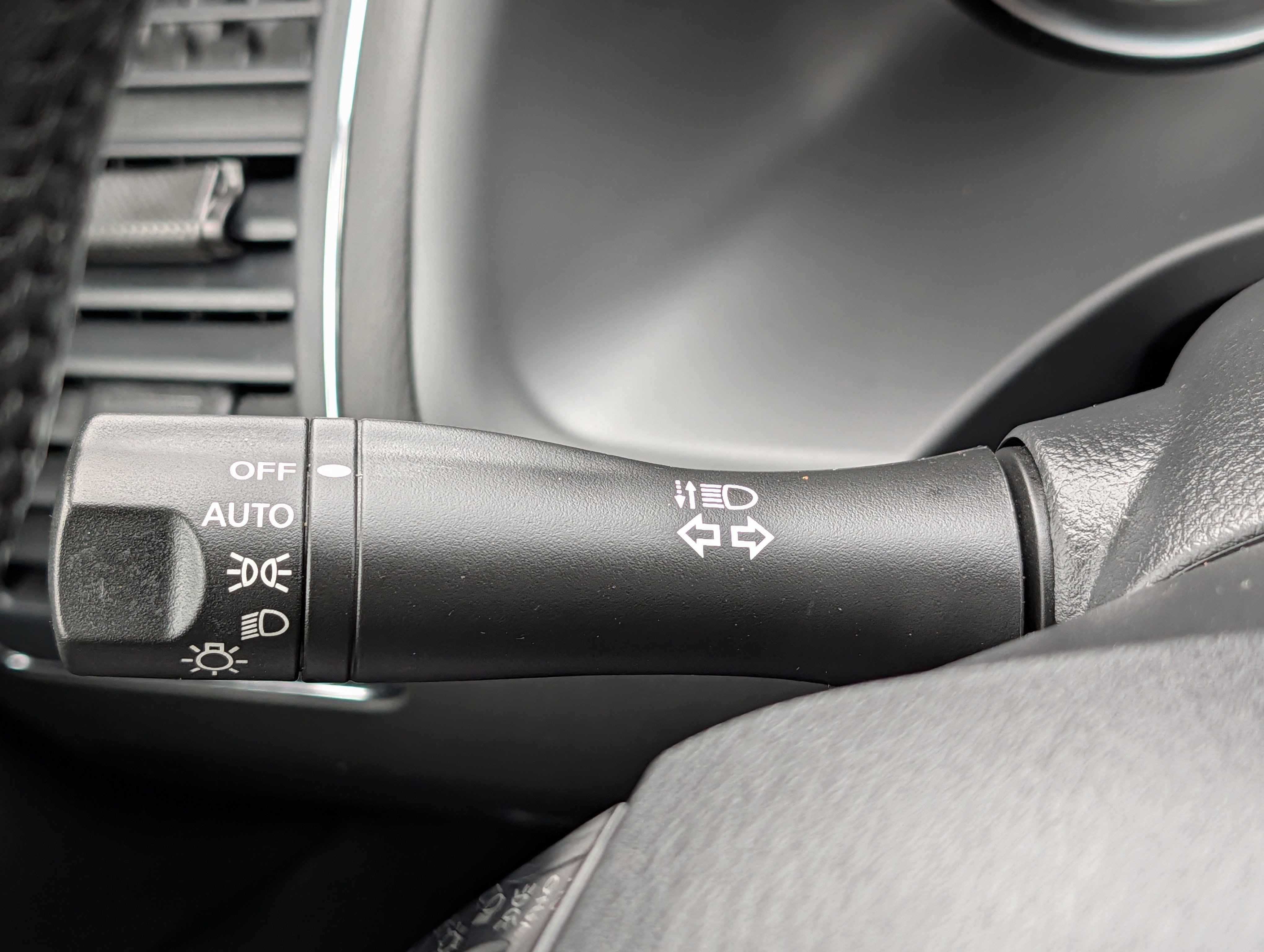 Used 2022 Nissan Armada SV w/ Cargo Package image 28