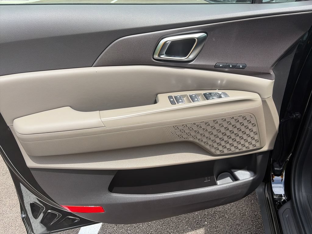 New 2026 Kia Carnival EX FWD image 17