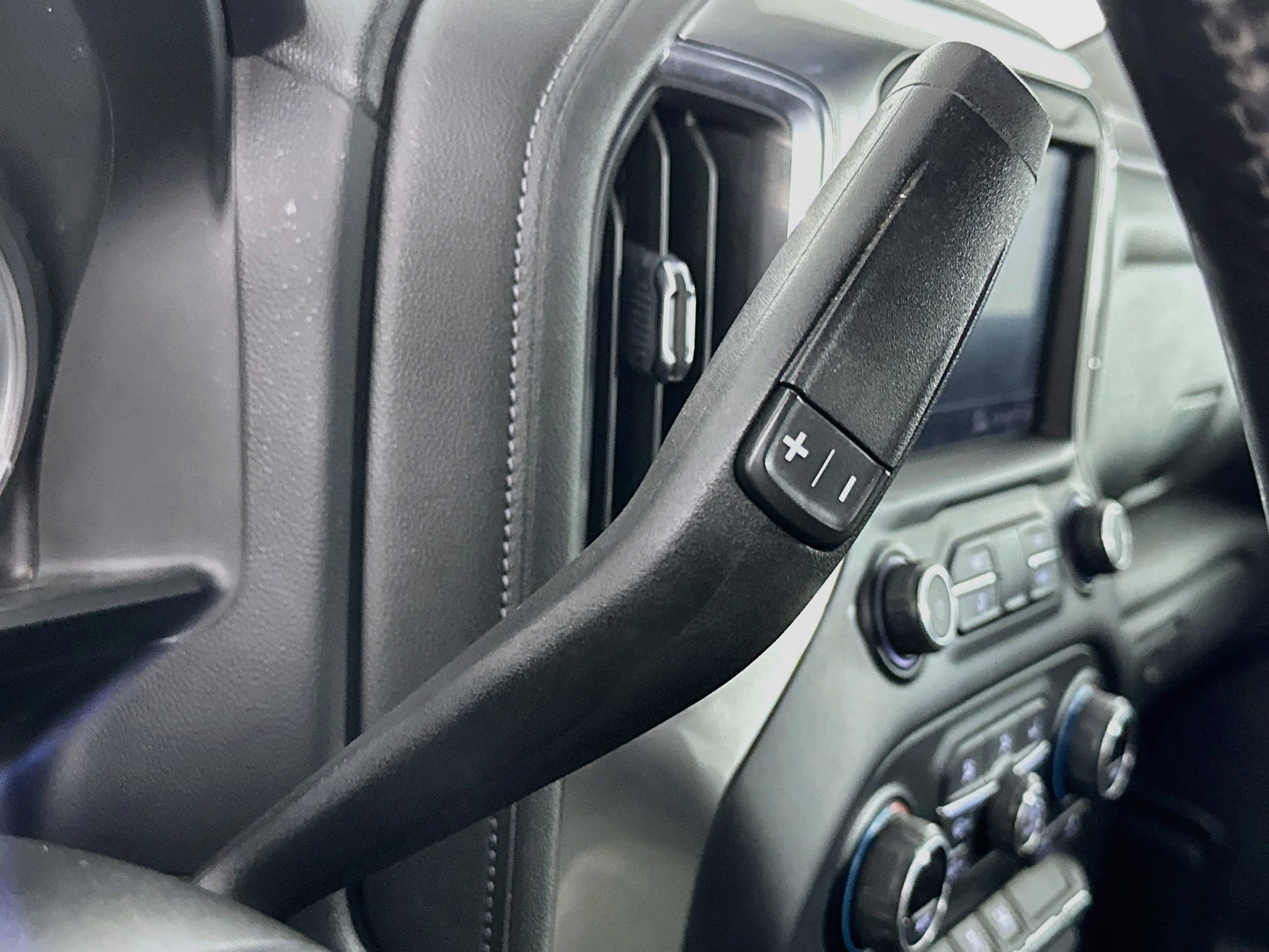 Used 2021 Chevrolet Silverado 1500 LT RWD image 24