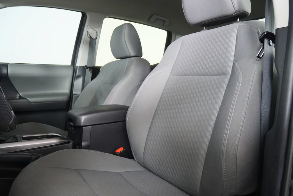 Used 2022 Toyota Tacoma SR5 w/ Technology Package RWD image 11