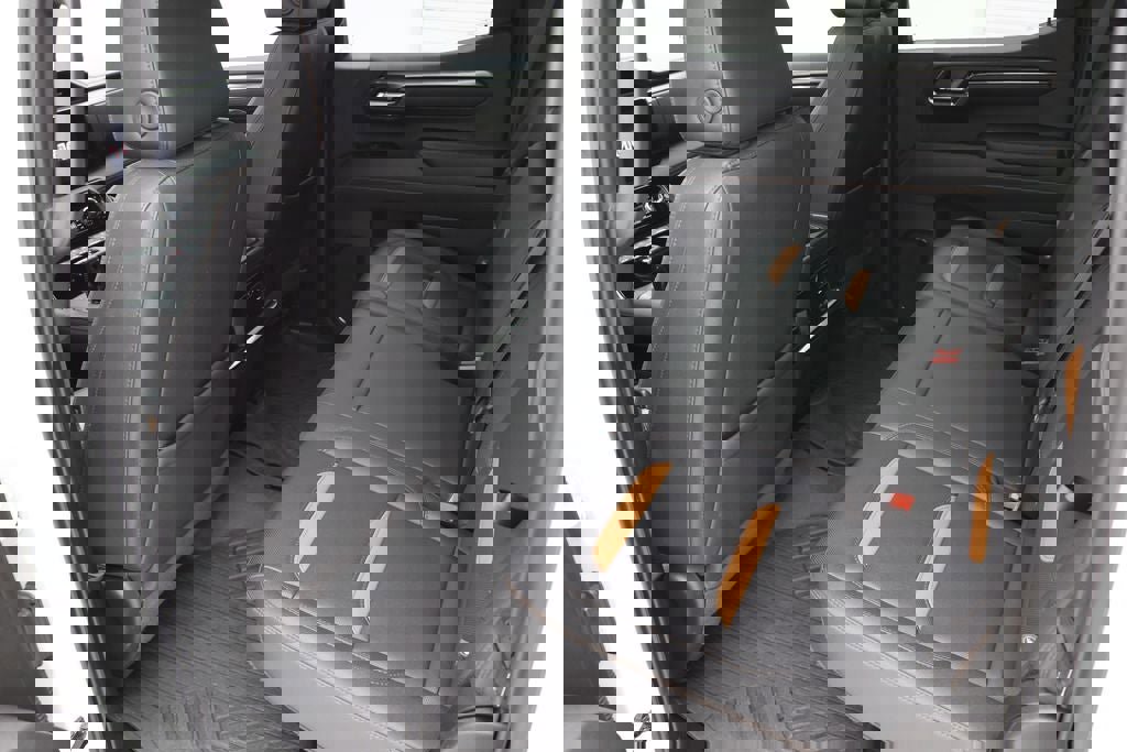 Used 2025 GMC Sierra 1500 AT4 w/ AT4 Premium Package image 18