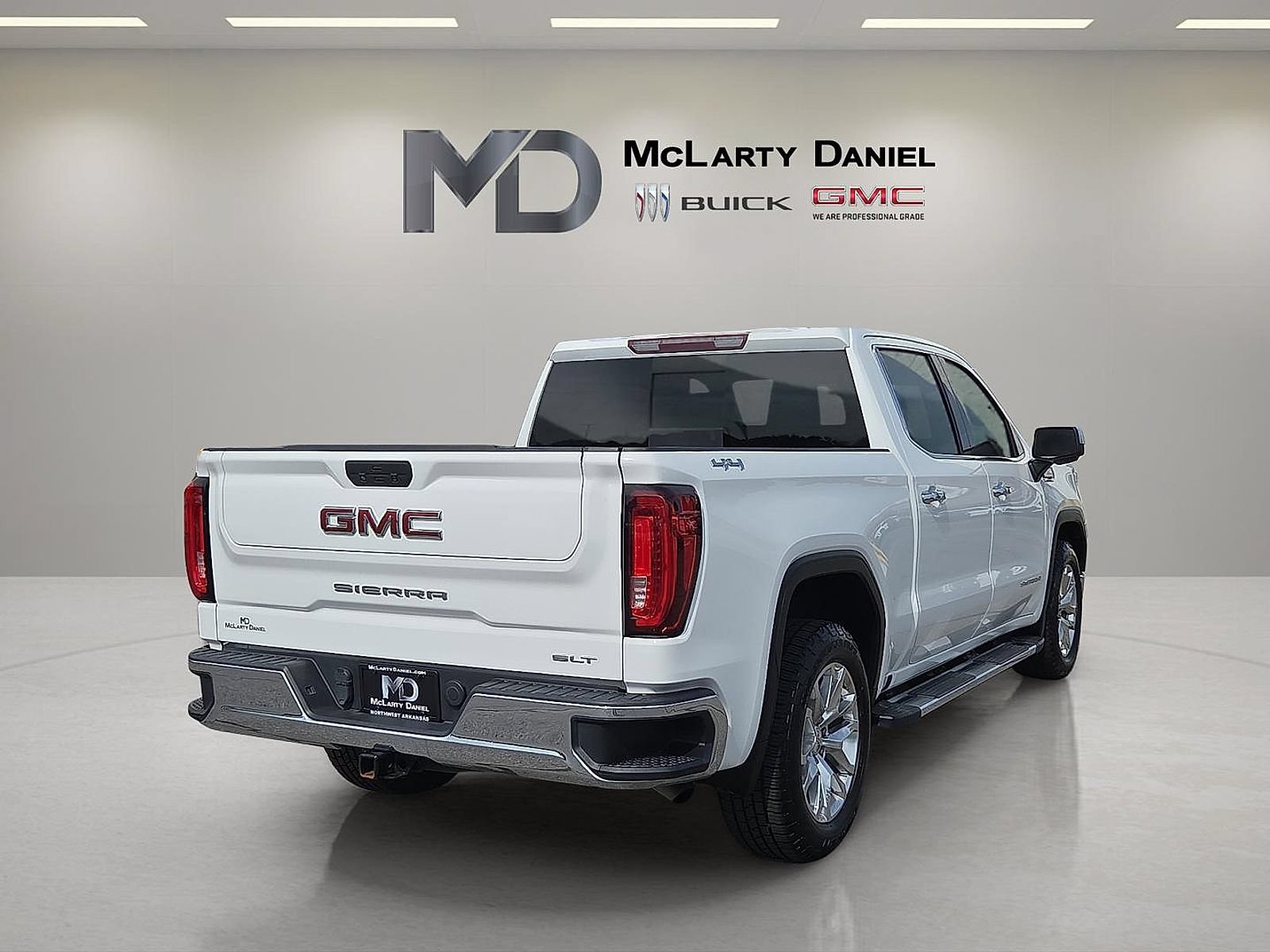 Used 2019 GMC Sierra 1500 SLT w/ SLT Premium Package AWD/4WD image 14