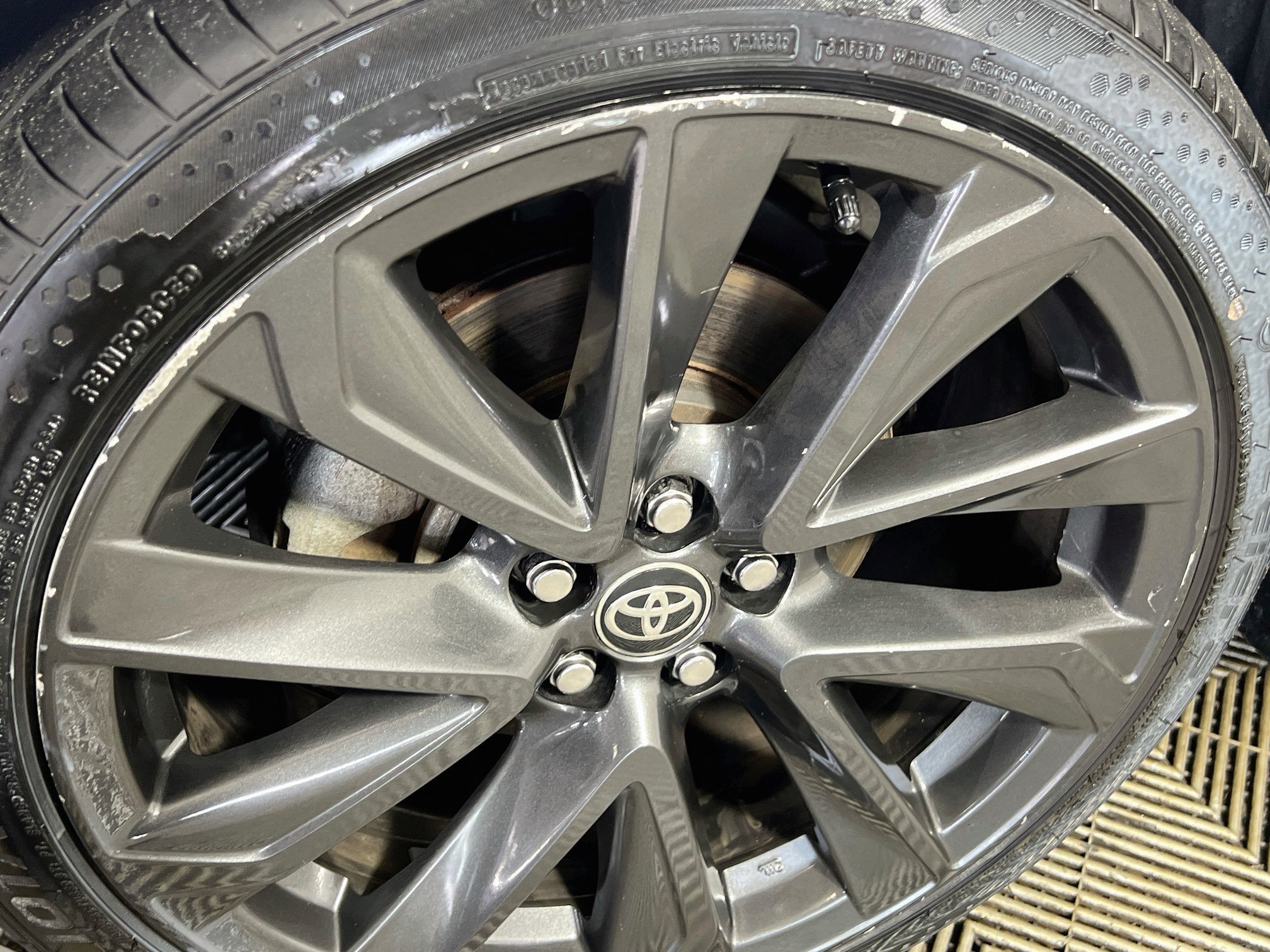 Used 2023 Toyota Corolla SE w/ Carpet Mat Package (TMS) FWD image 14