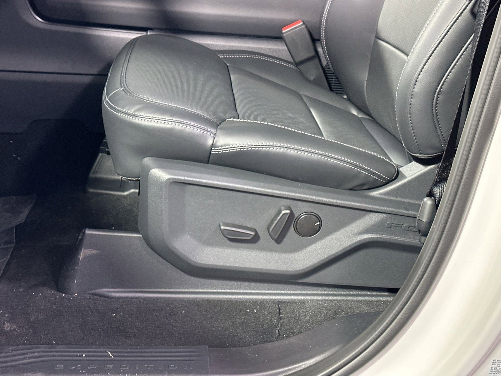 New 2026 Ford Expedition Platinum w/ Stealth Appearance Package image 14