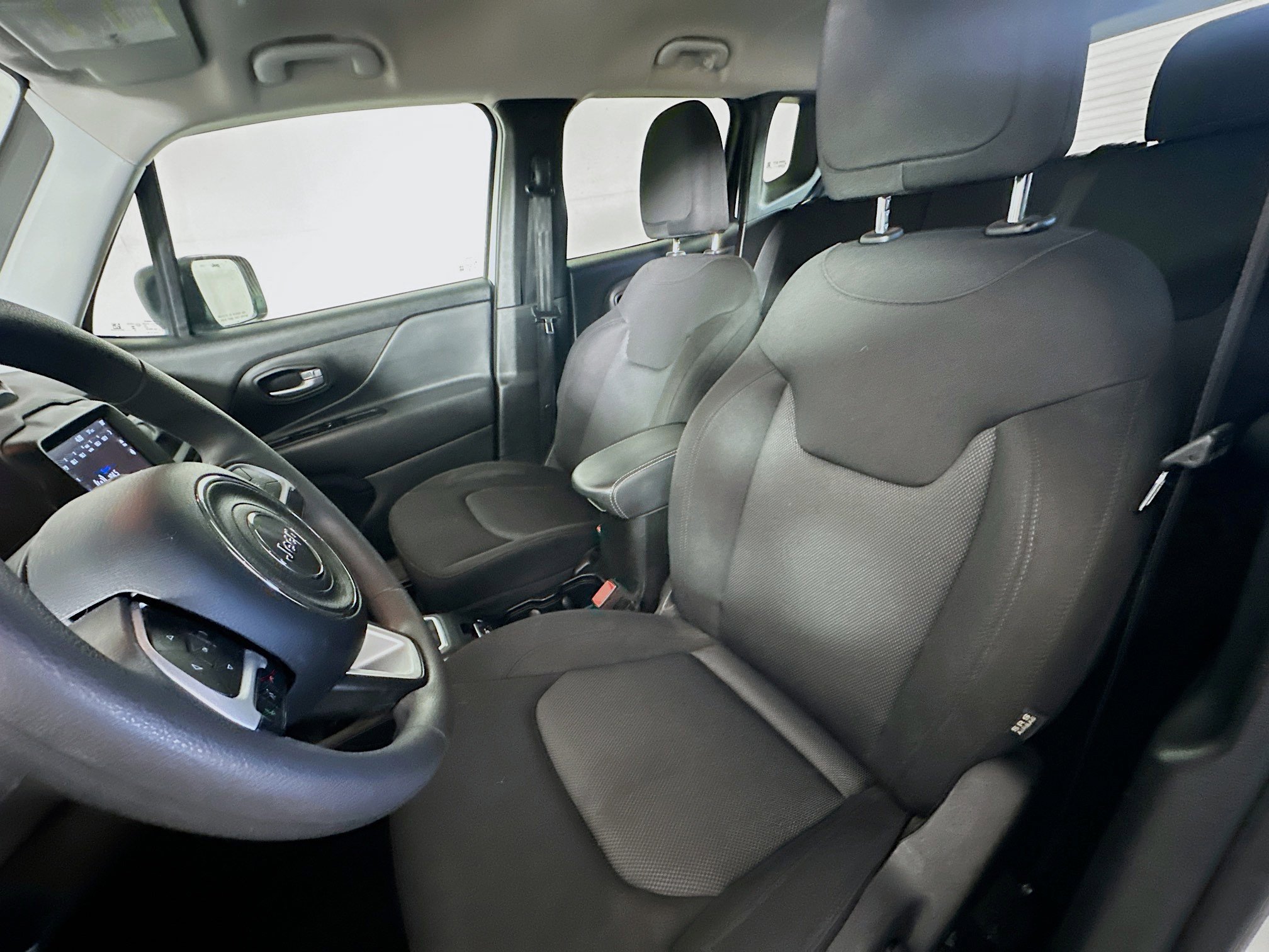 Used 2023 Jeep Renegade Latitude image 13