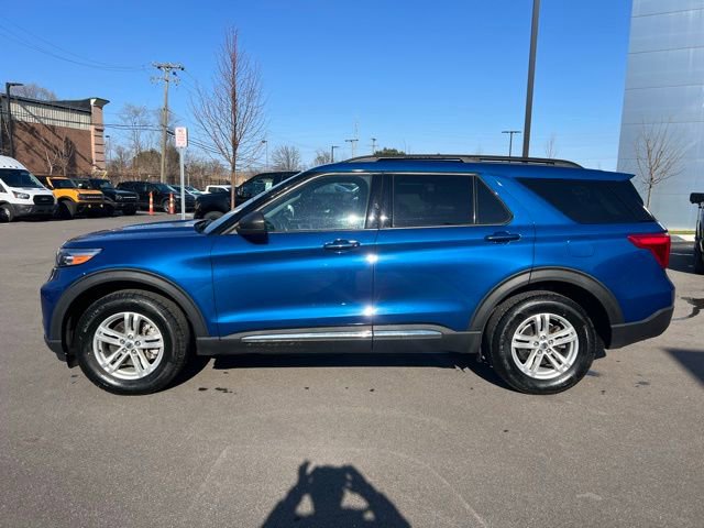 Used 2022 Ford Explorer XLT w/ Equipment Group 202A image 8