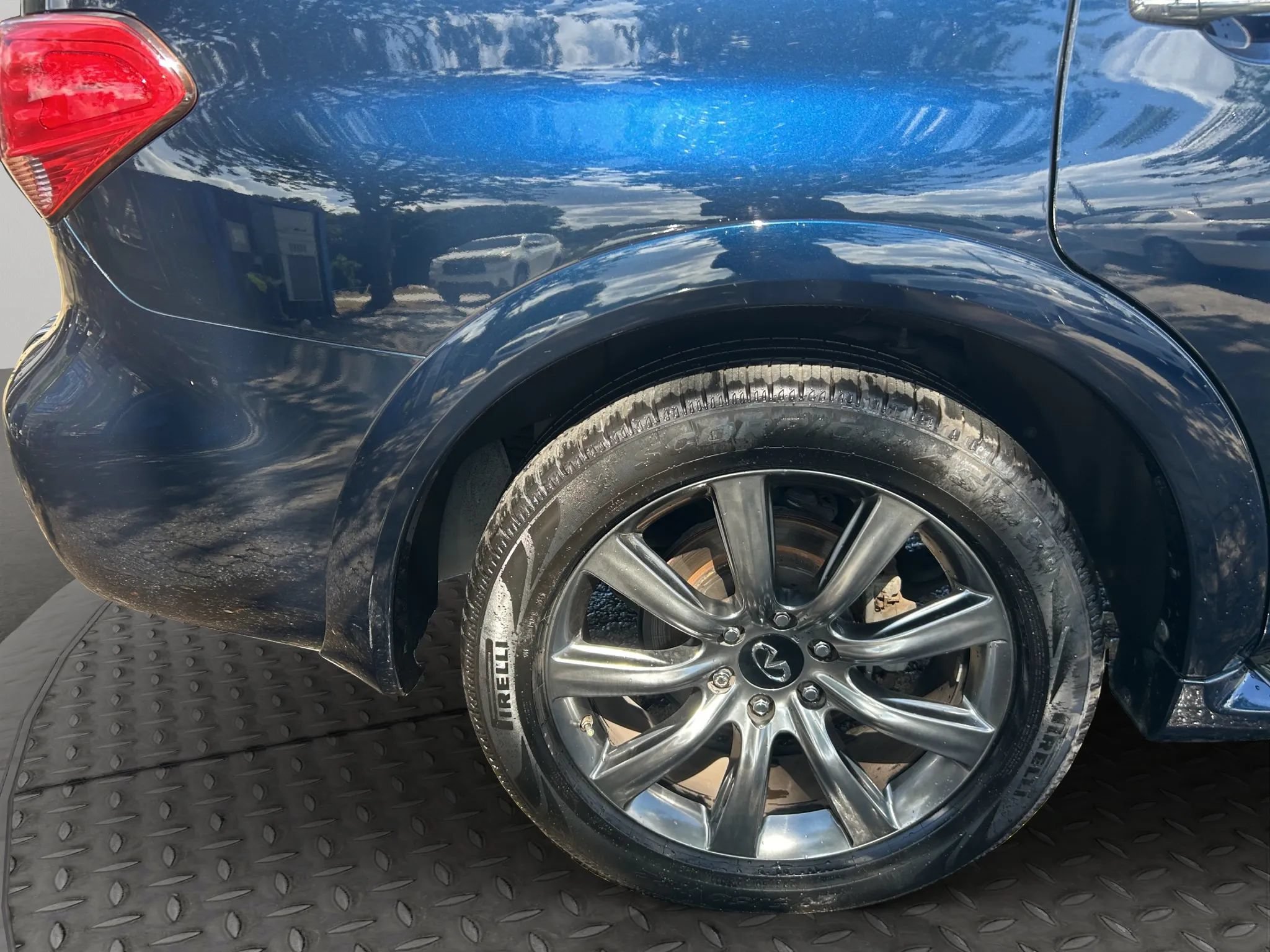Used 2017 INFINITI QX80 Signature Edition RWD image 27