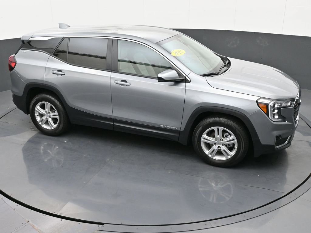 Used 2024 GMC Terrain SLE image 26