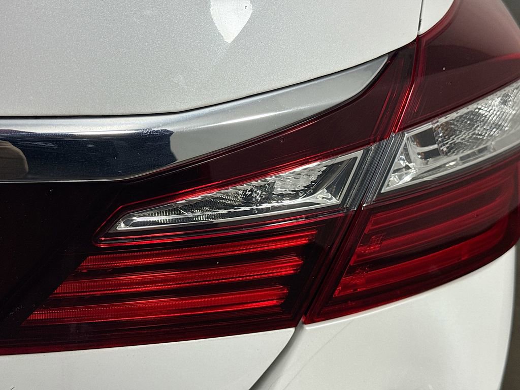 Used 2016 Honda Accord LX image 26