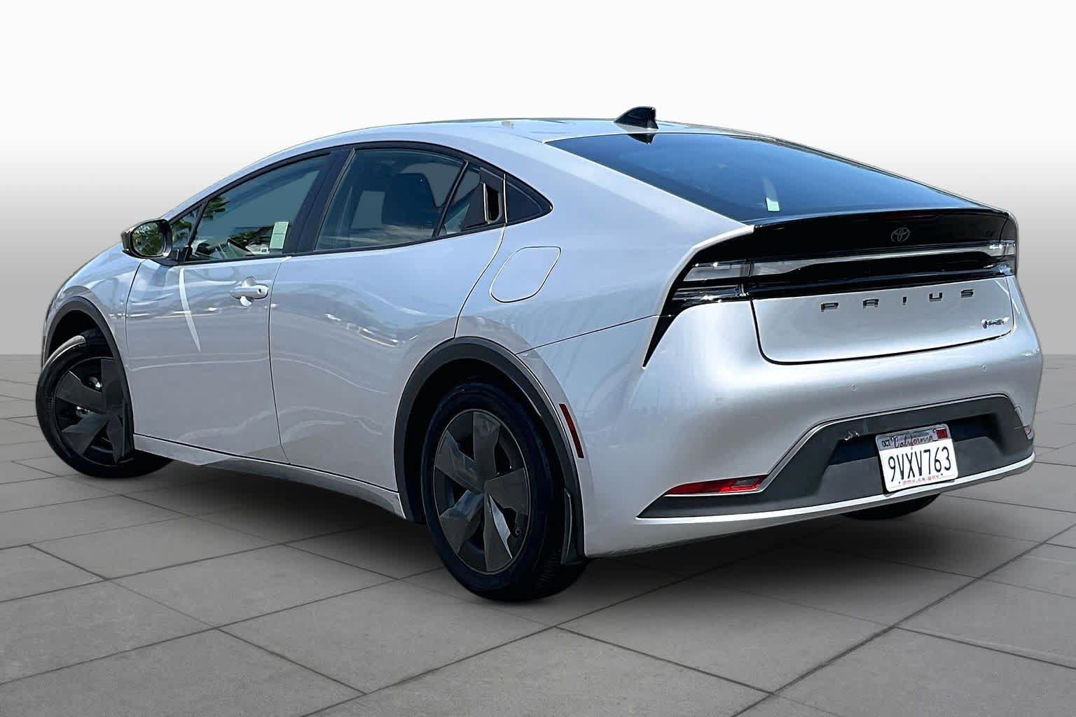 Certified 2026 Toyota Prius Plug-In Hybrid FWD image 11
