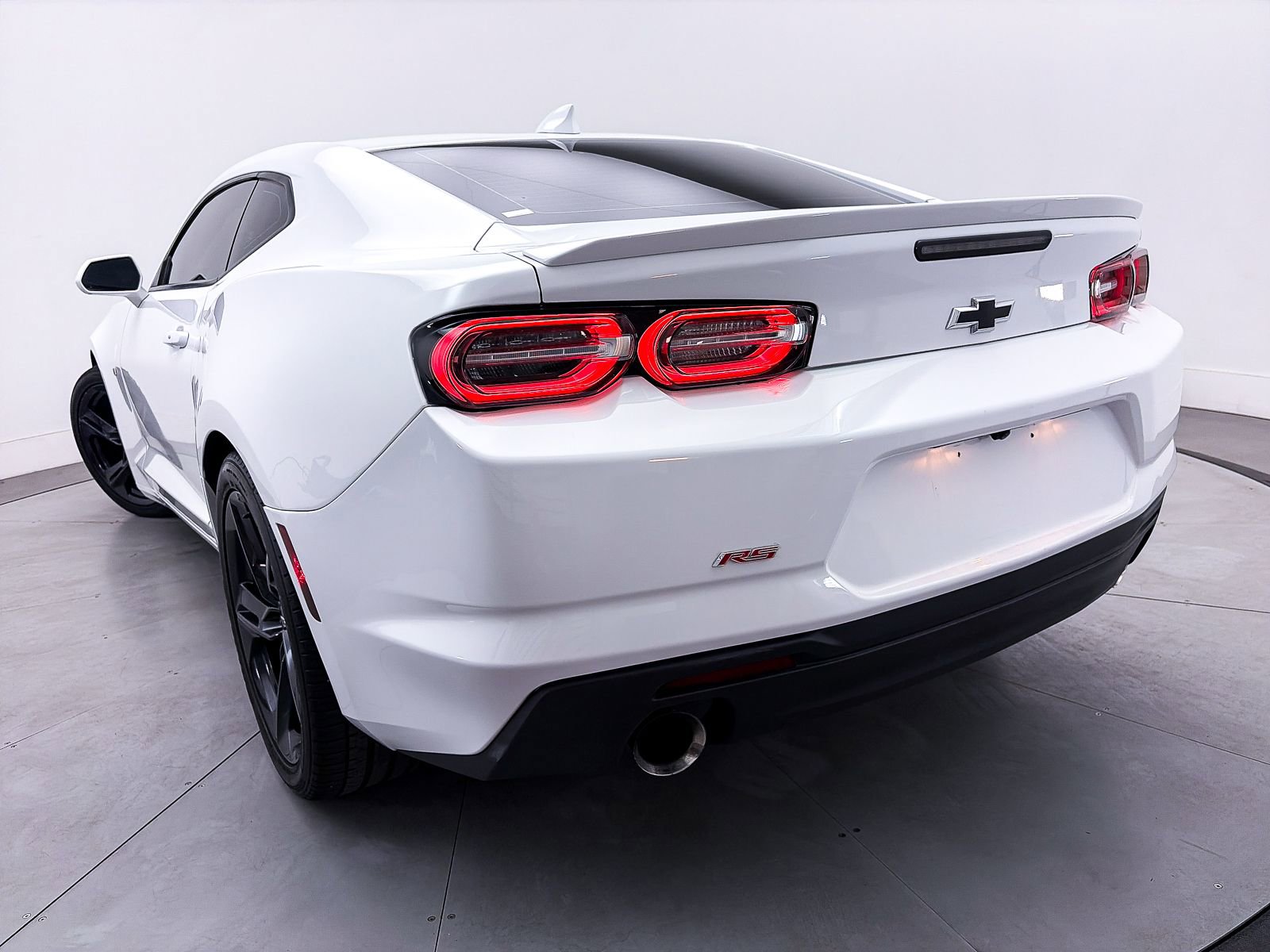 Used 2020 Chevrolet Camaro LT w/ RS Package image 8