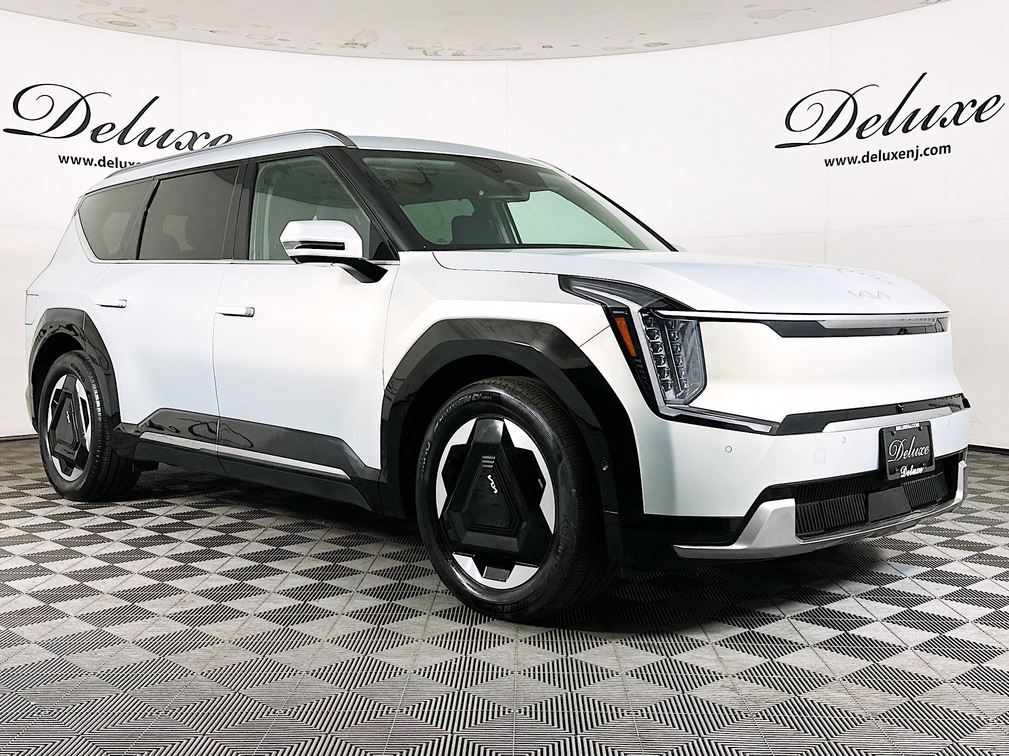 Used 2024 Kia EV9 Land AWD/4WD video 1