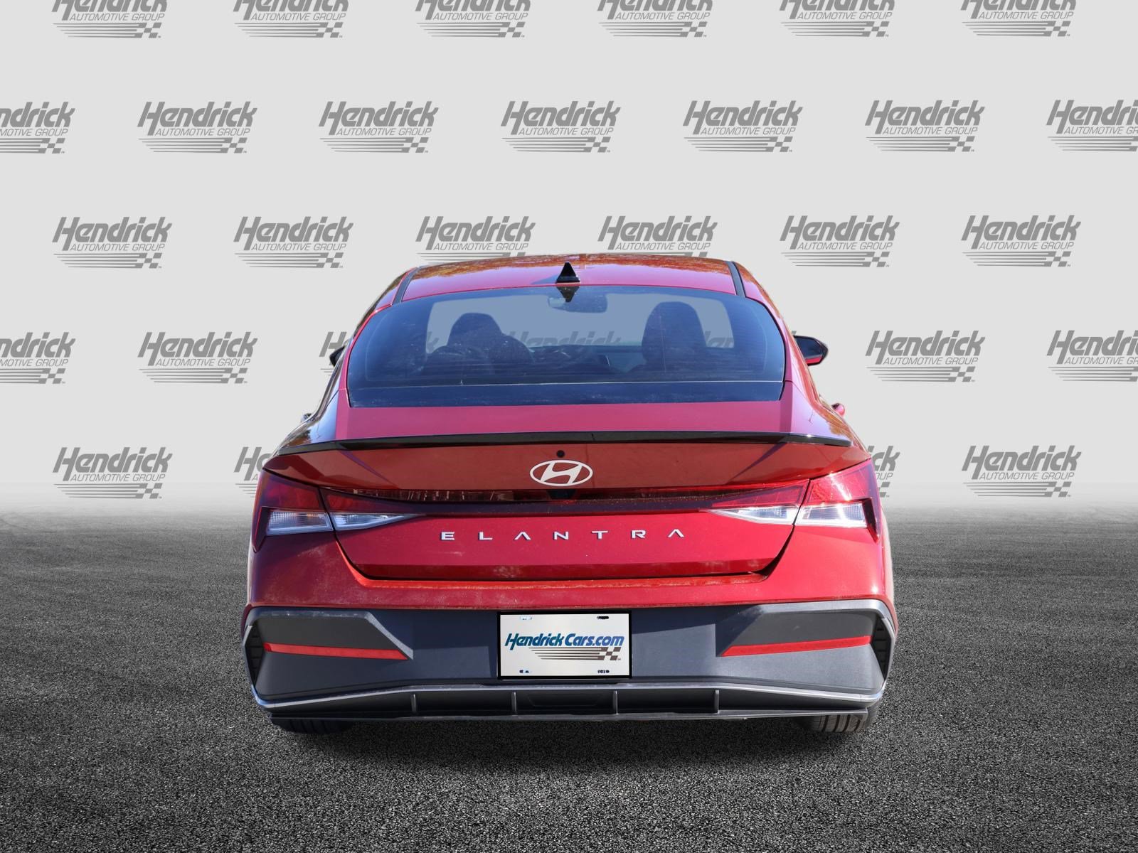 Used 2025 Hyundai Elantra Sport image 8