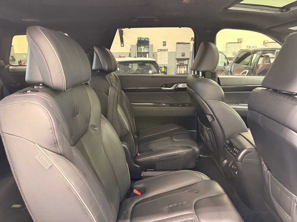 Used 2023 Hyundai Palisade Calligraphy image 27