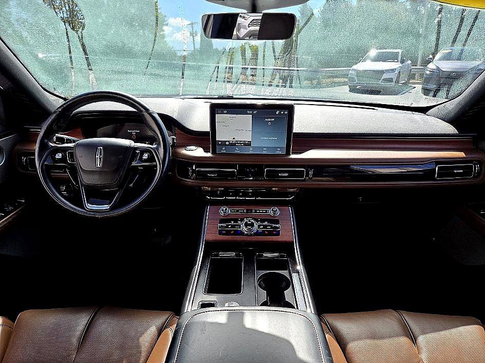 Used 2023 Lincoln Aviator Reserve w/ Equipment Group 201A image 12