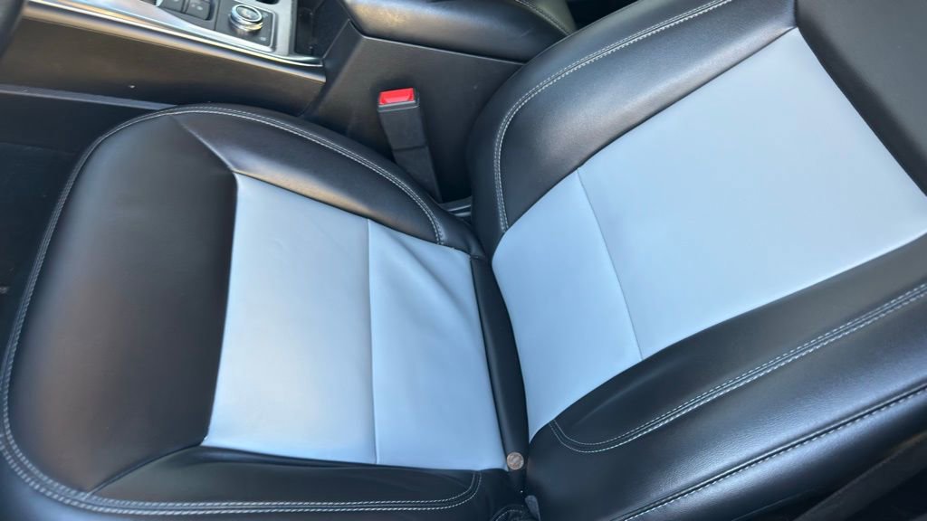 Used 2022 Ford Explorer XLT w/ Equipment Group 202A image 11