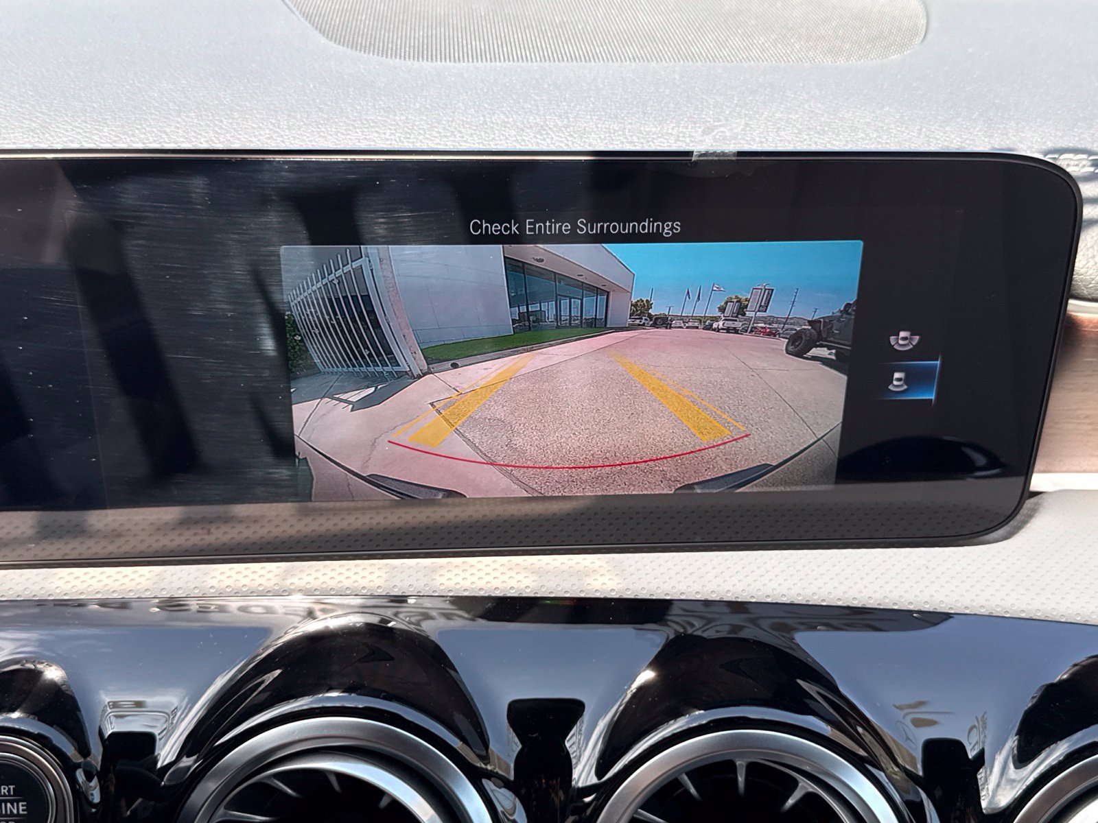 Used 2023 Mercedes-Benz CLA 250 image 35