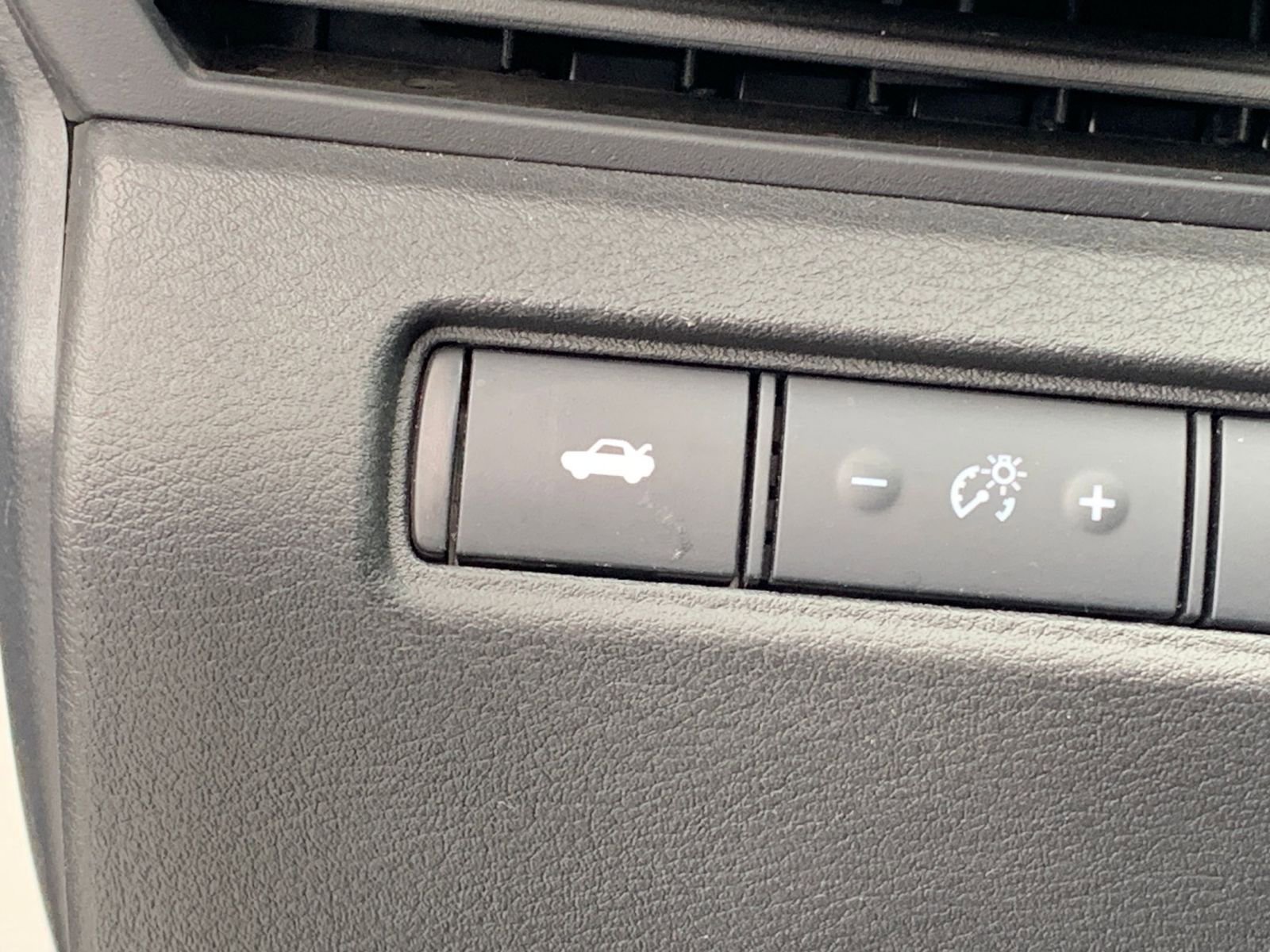 Used 2025 Nissan Altima 2.5 SV image 23