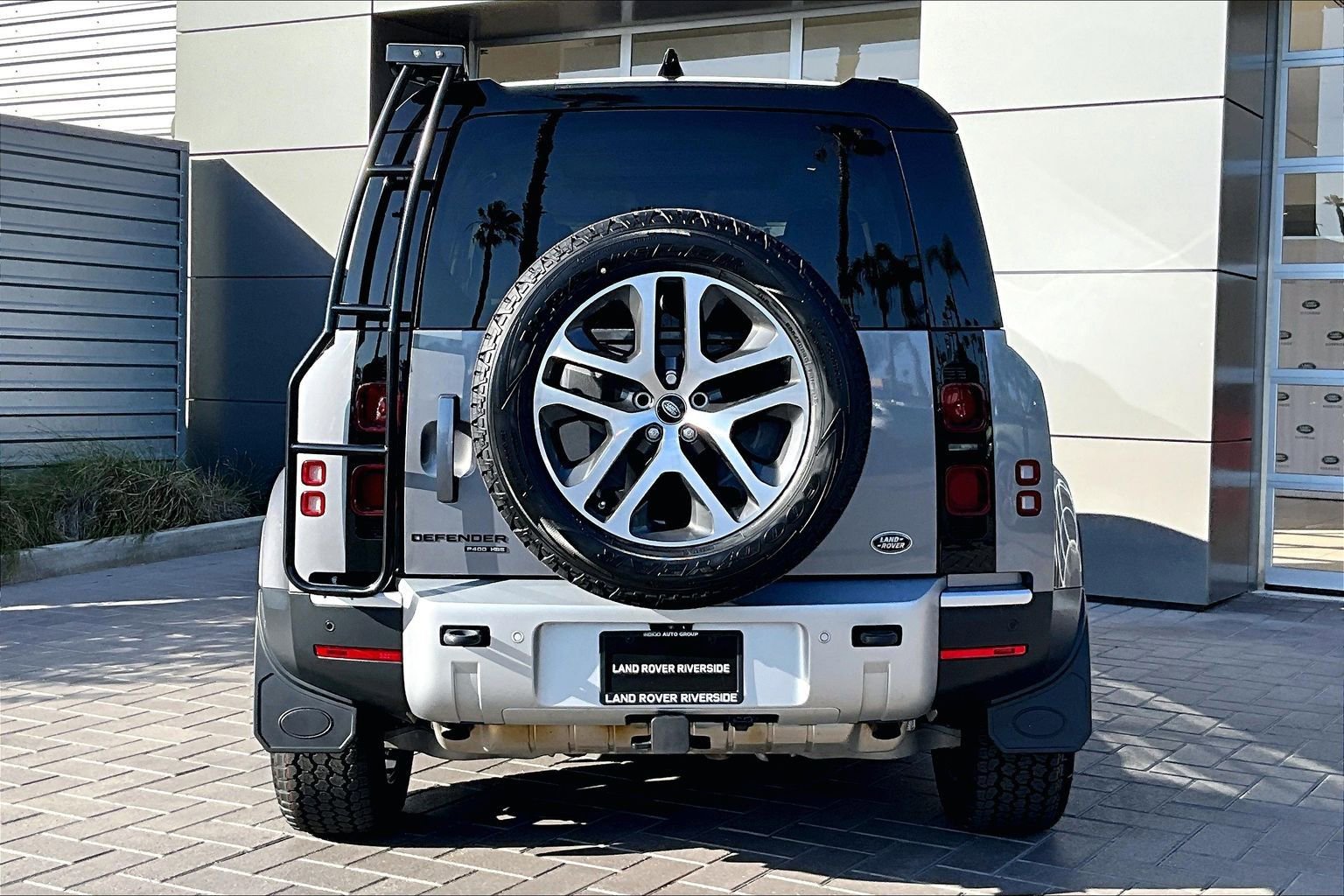 Used 2020 Land Rover Defender 110 First Edition AWD/4WD image 4