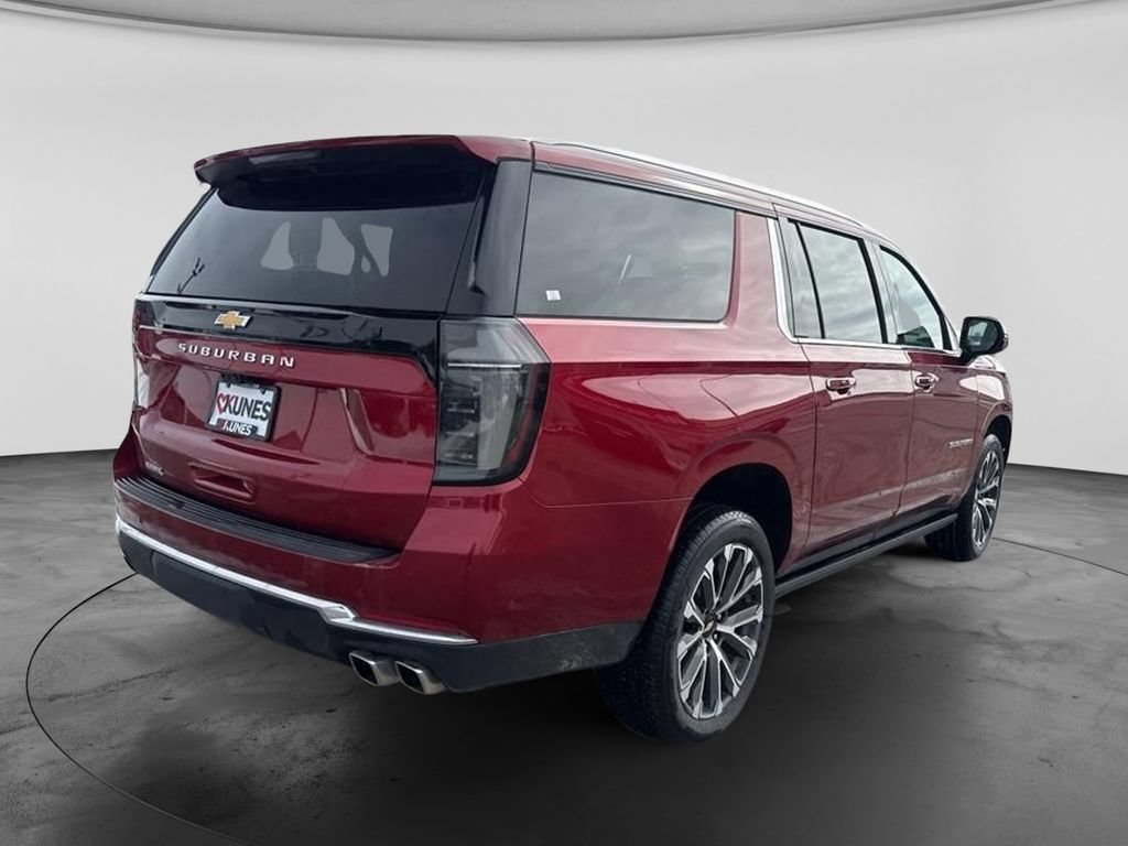 Used 2025 Chevrolet Suburban High Country AWD/4WD image 11