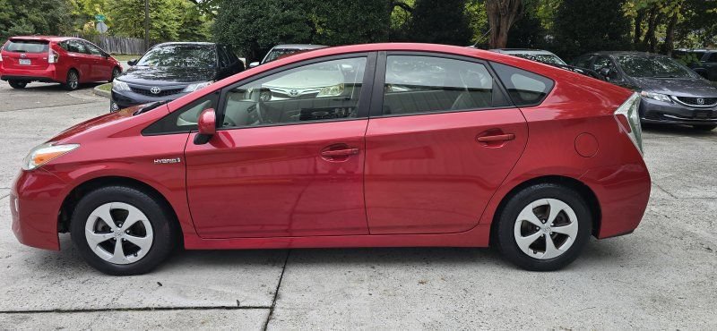 Used 2014 Toyota Prius Four FWD image 2