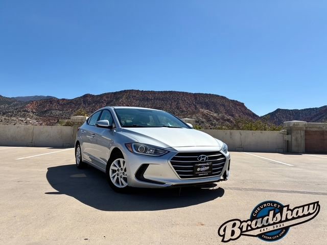 Used 2017 Hyundai Elantra SE image 2