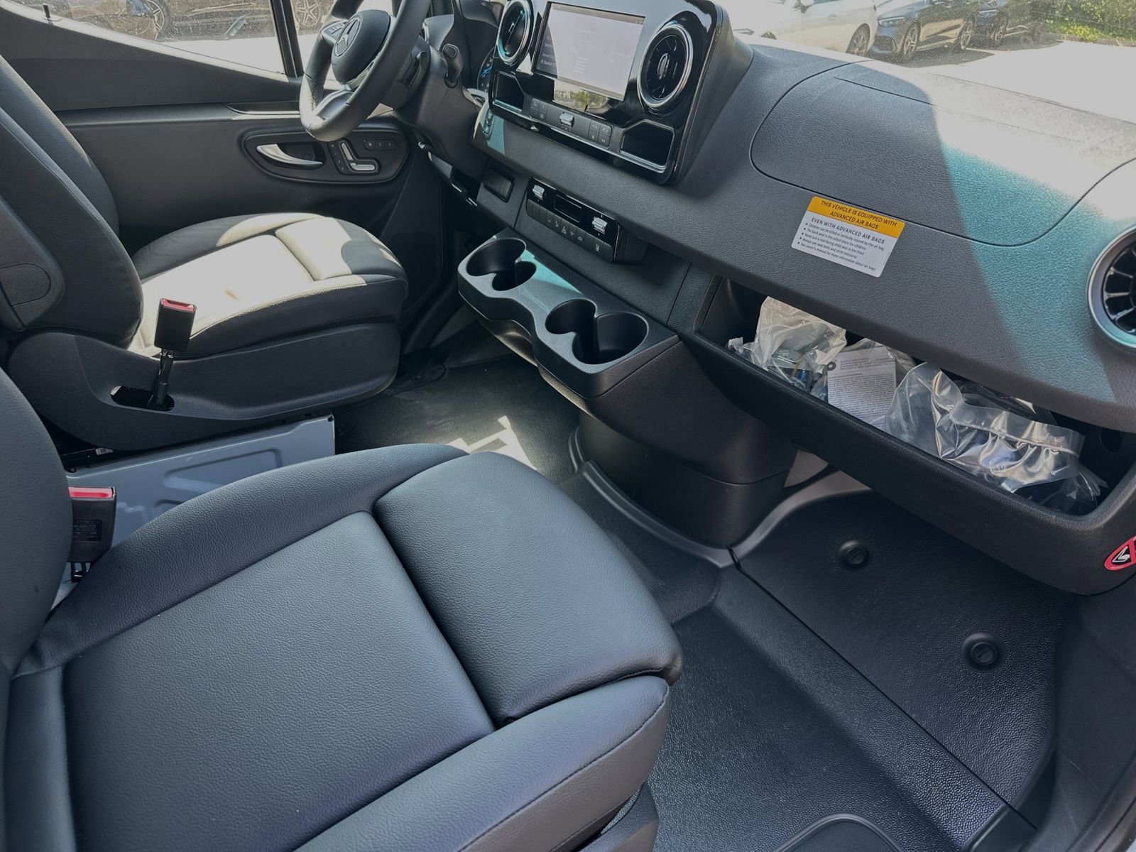 New 2024 Mercedes-Benz eSprinter 170 Cargo image 17