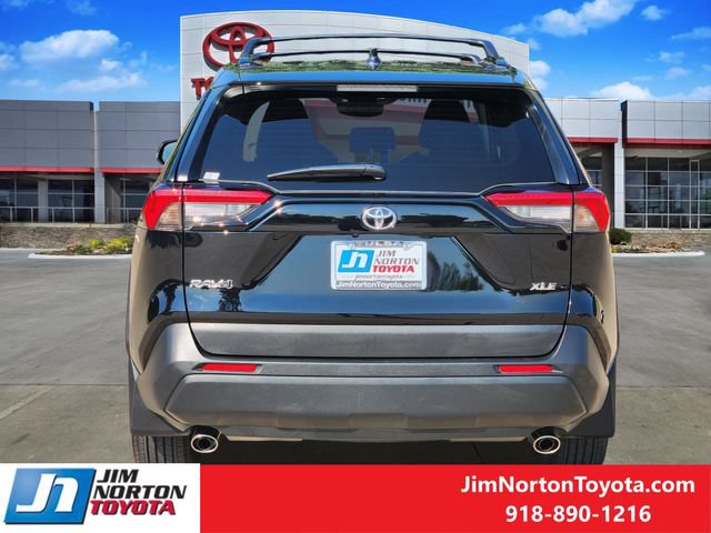 Used 2025 Toyota RAV4 XLE w/ Convenience Package FWD image 7