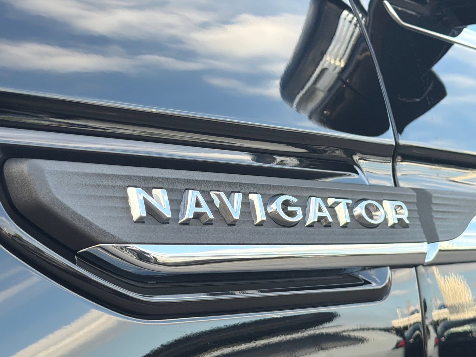 Used 2022 Lincoln Navigator Reserve AWD/4WD image 16