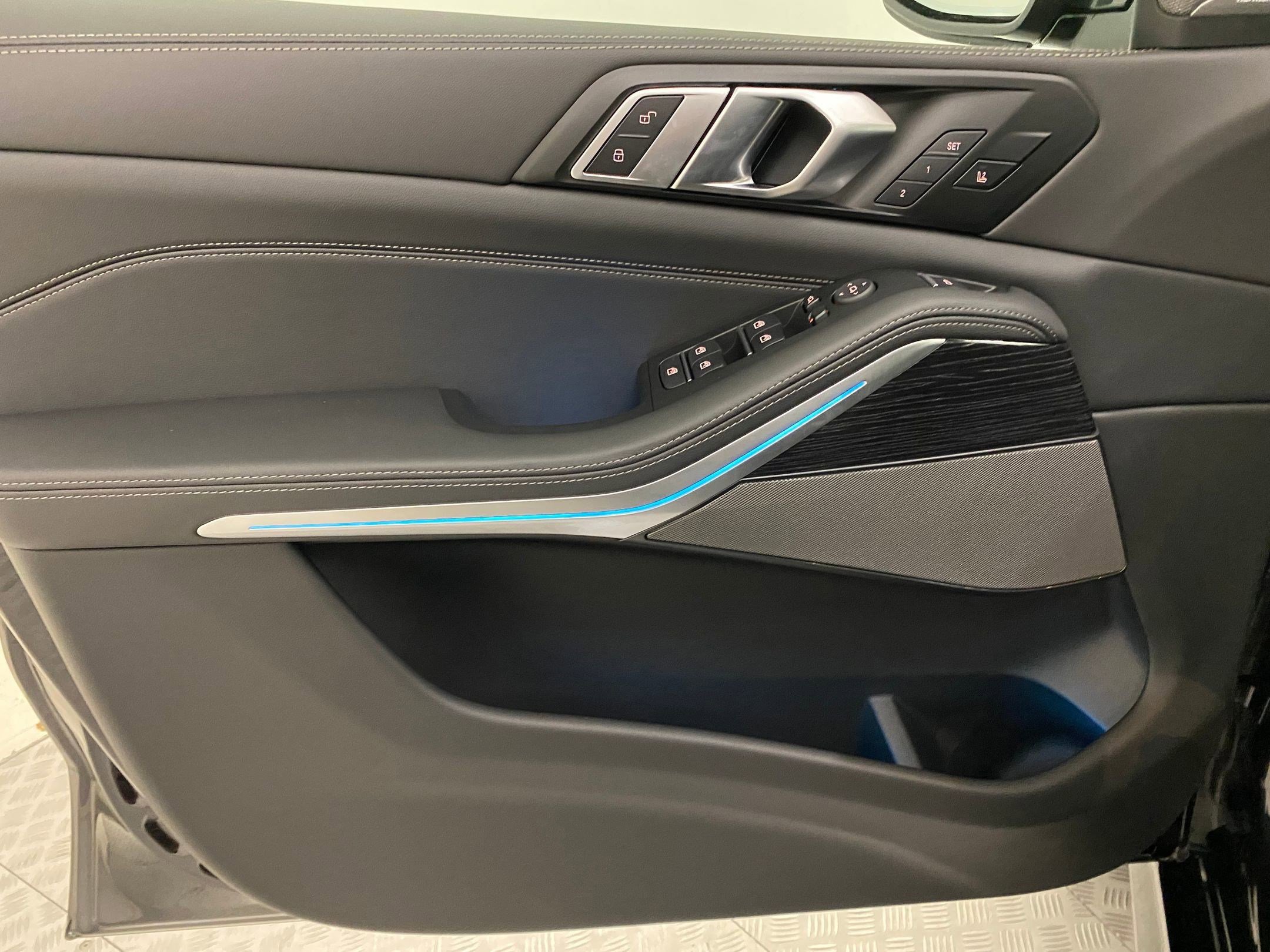 Used 2026 BMW X5 xDrive40i w/ Executive Package image 11