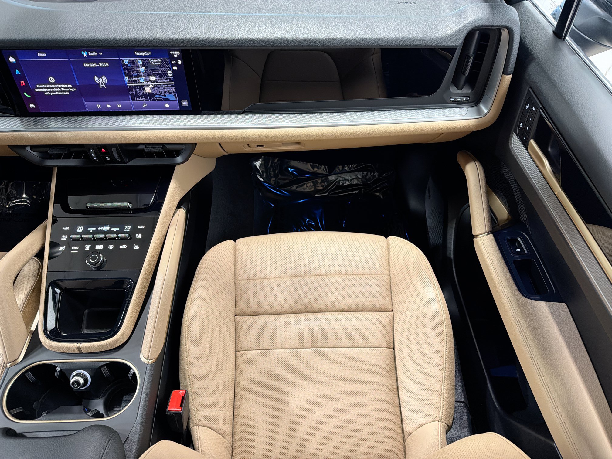 Certified 2026 Porsche Cayenne AWD/4WD image 18