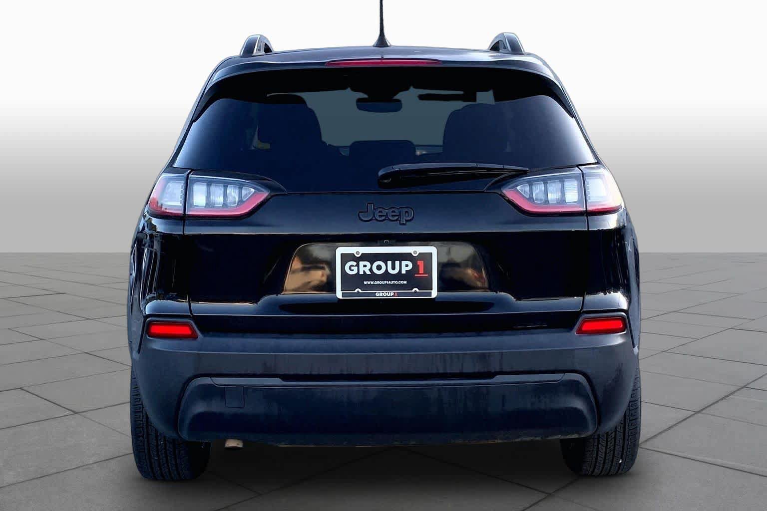Used 2021 Jeep Cherokee Latitude FWD image 5