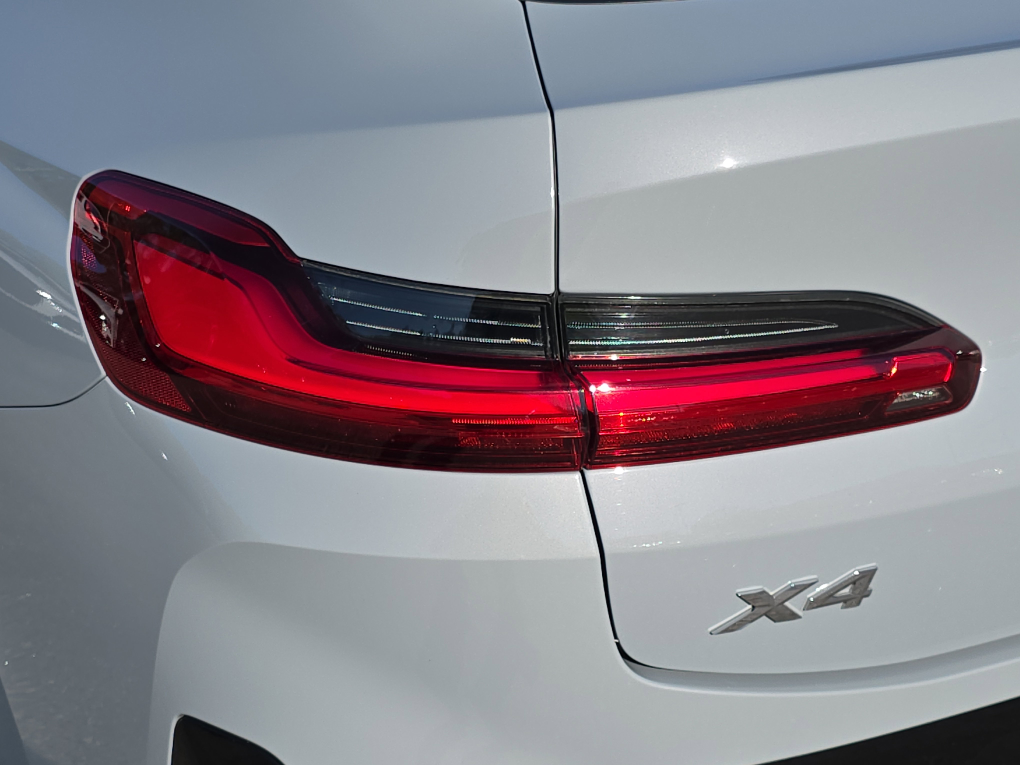 Used 2024 BMW X4 xDrive30i w/ Premium Package image 34