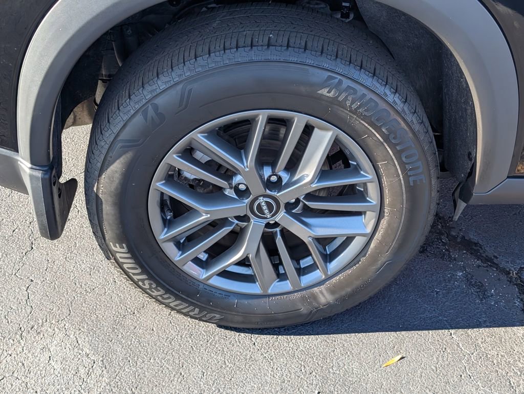 Used 2023 Nissan Rogue S image 24