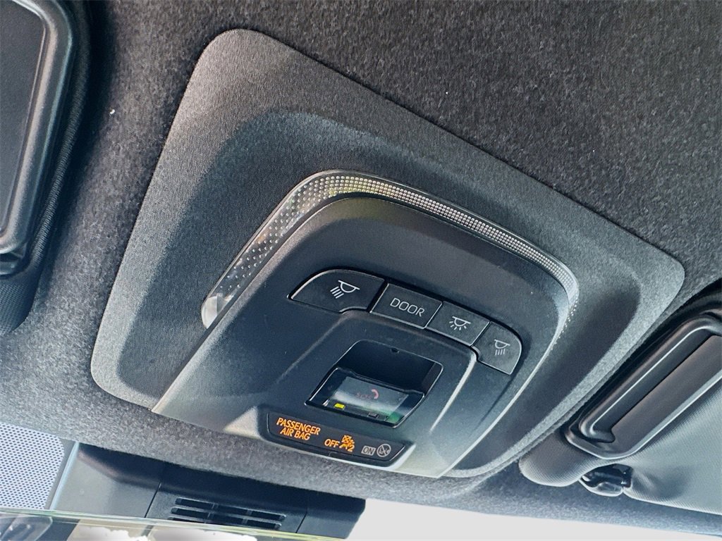 Used 2024 Toyota Corolla SE image 16