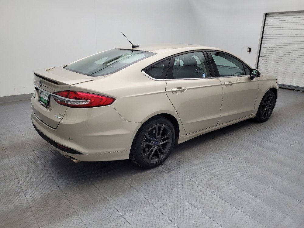 Used 2018 Ford Fusion SE w/ Equipment Group 201A FWD image 10
