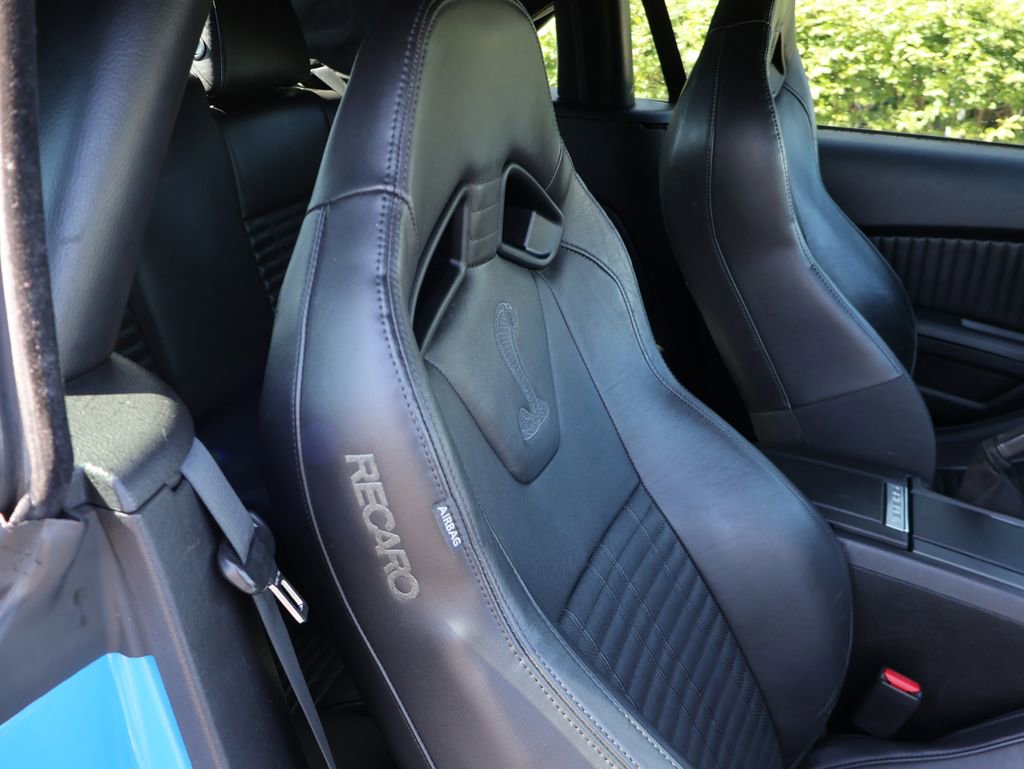 Used 2012 Ford Mustang Shelby GT500 w/ SVT Performance Pkg RWD image 18