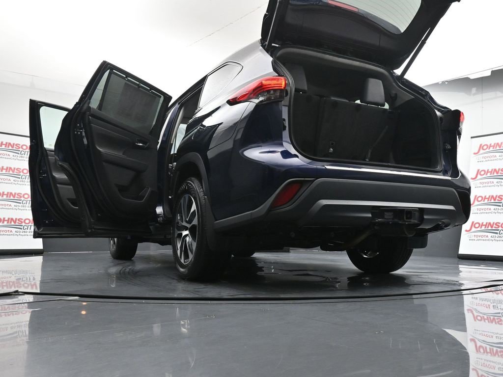 Used 2020 Toyota Highlander XLE image 47